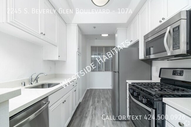 Building Photo - 2245 S Beverly Glen Blvd