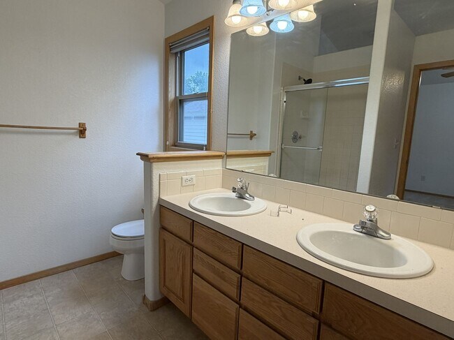 Building Photo - Elevated Living in Fort Collins – Stylish 3 Bed 3.5 Bath Home