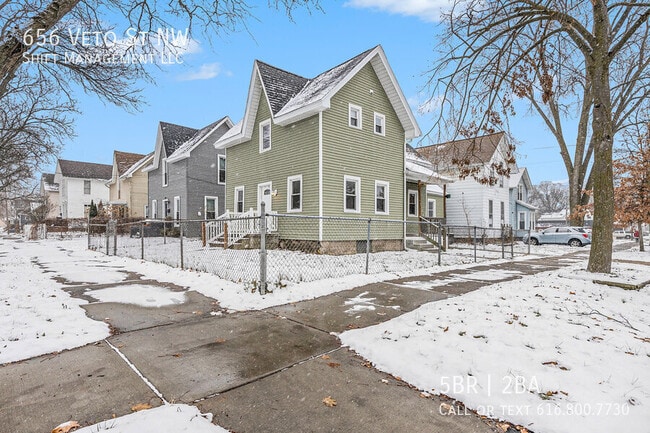 Building Photo - 656 Veto St NW