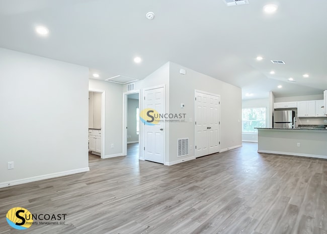 Building Photo - 1145 S Apopka Ave