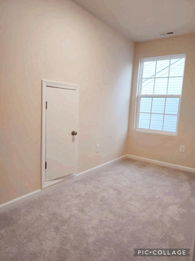 Building Photo - 3837 Copperfield Ct