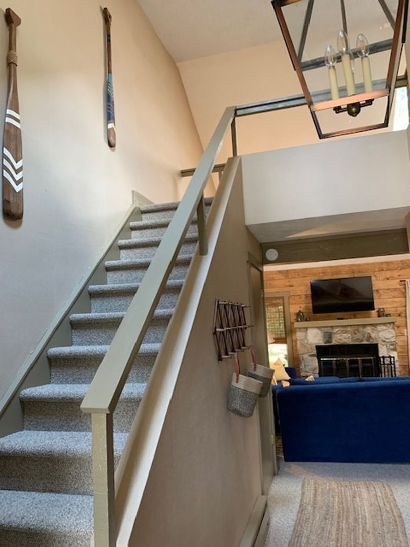 Building Photo - 44 Snow Plow Hill