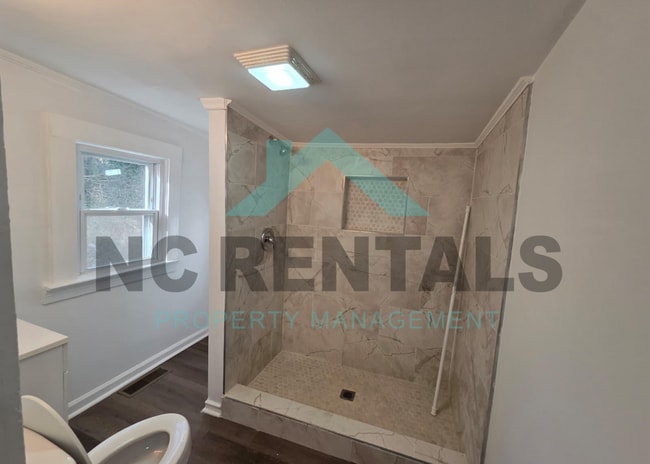 Building Photo - 645 Church St