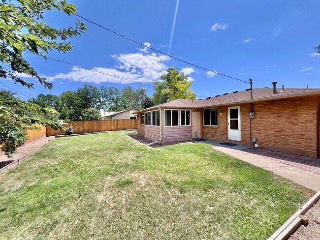 Building Photo - 3 Bedroom - 2 Bath Ranch Home with 2 Car A...