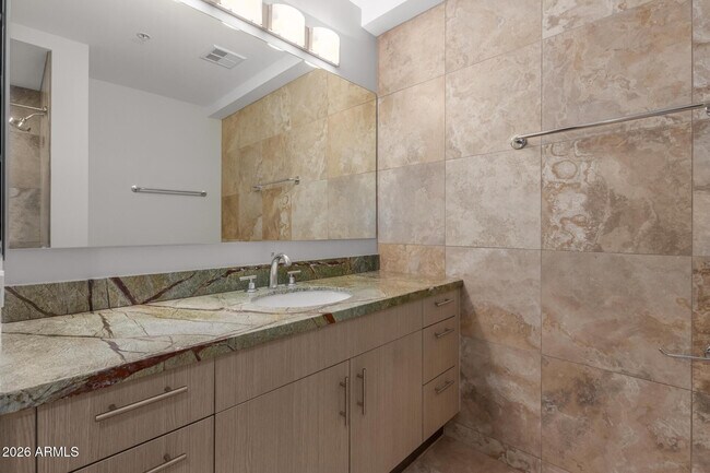 Building Photo - 7117 E Rancho Vista Dr