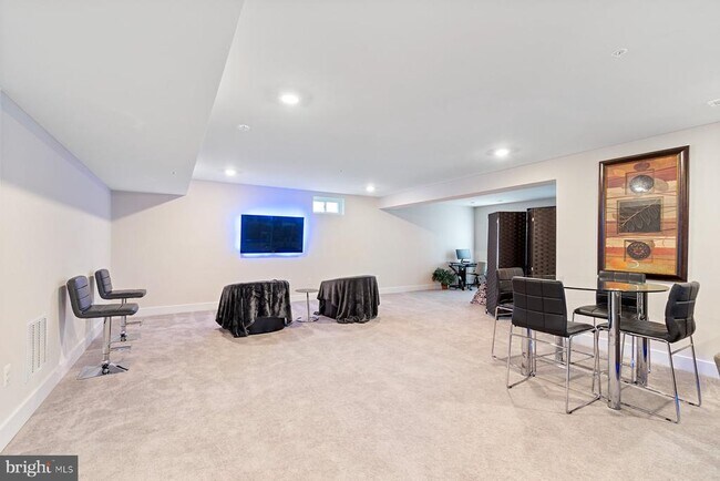 Building Photo - 4378 Shakespeare Cir