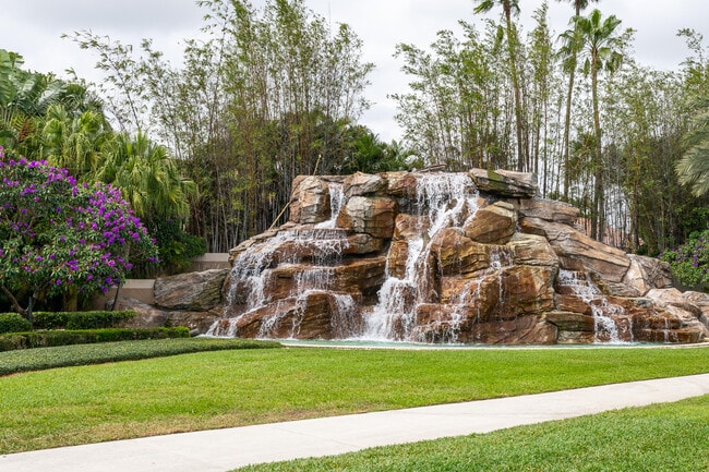 Building Photo - 7888 La Mirada Dr