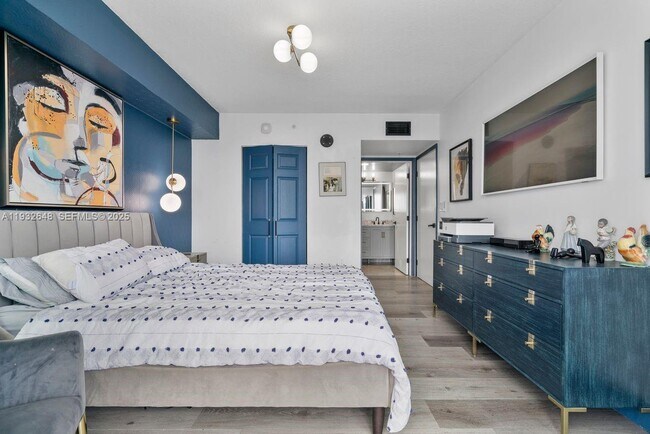 Building Photo - 31 SE 5th St