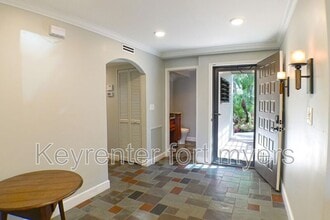 Building Photo - 112 Pinebrook Dr