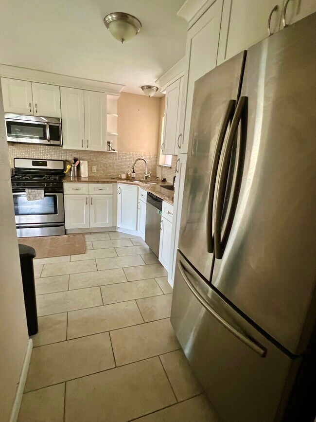 Building Photo - 3472 Rugged Dr