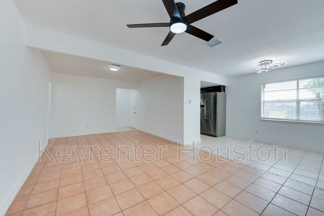 Building Photo - 2413 Woodgate St