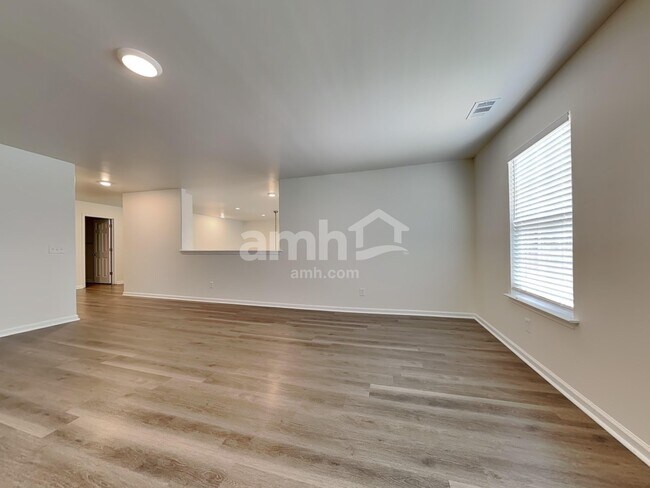 Building Photo - 312 Windmill Dr
