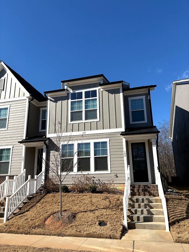 Building Photo - 3BR Townhome • Brand-New Build • 2 Car Garage Parking