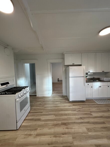 Building Photo - 12 Margerie St