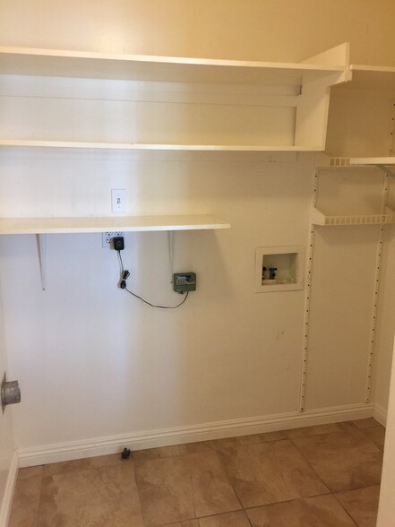 Laundry Room - 1712 E Broadway