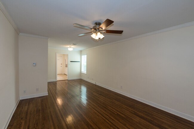 Building Photo - Beautiful 2 Bedroom, 1 Bath Home Coming Soon!