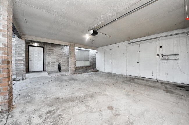 Building Photo - 11627 Bowlan Ln