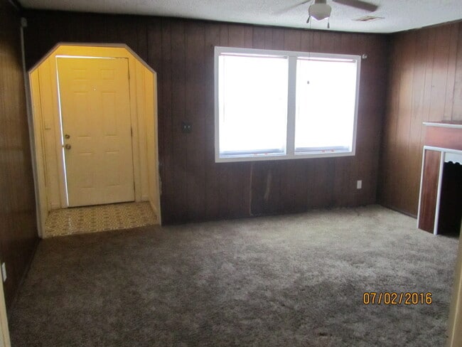 Building Photo - SW OKC Home For Rent - 2-bed 1-bath coming August 20th