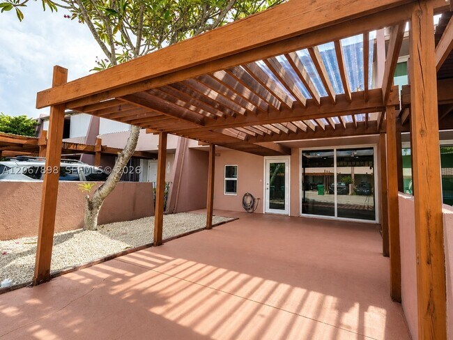 Building Photo - 14124 Kendale Lakes Cir