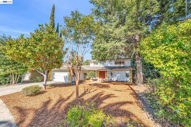 Building Photo - 1810 Boxwood Dr