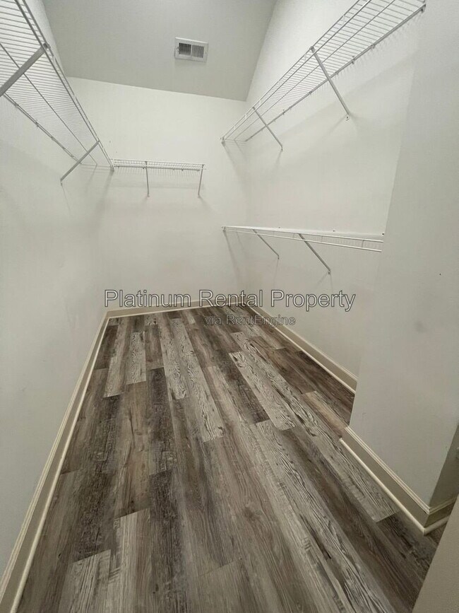 Building Photo - 1875 Adagio Dr