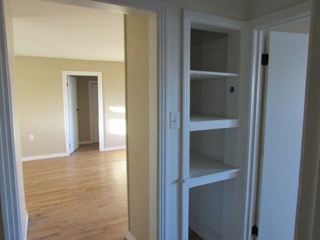 Building Photo - 3135 N Dixie Blvd