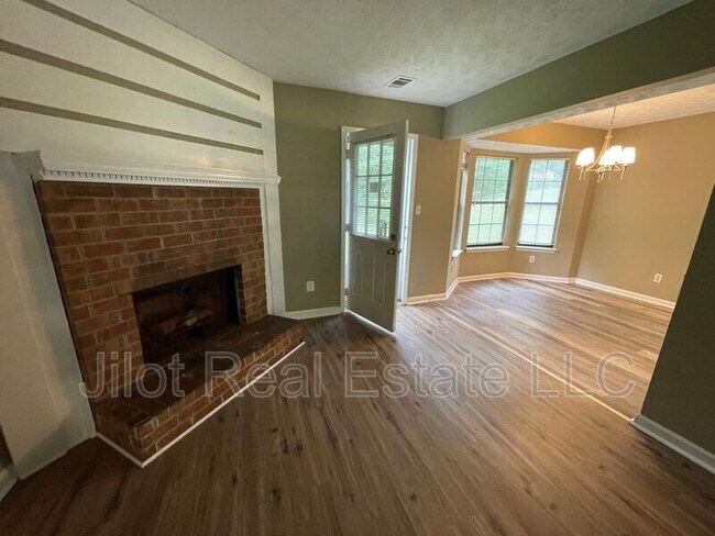 Building Photo - 372 Riverbrook Trail