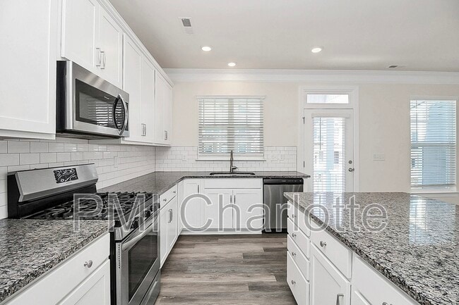 Building Photo - 10436 Glenmere Crk Cir