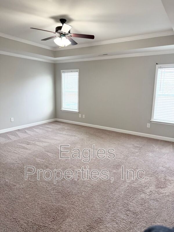 Building Photo - 209 Weeping Willow Dr