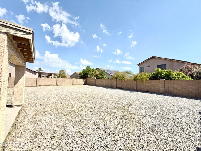 Building Photo - 13271 W Desert Rock Dr
