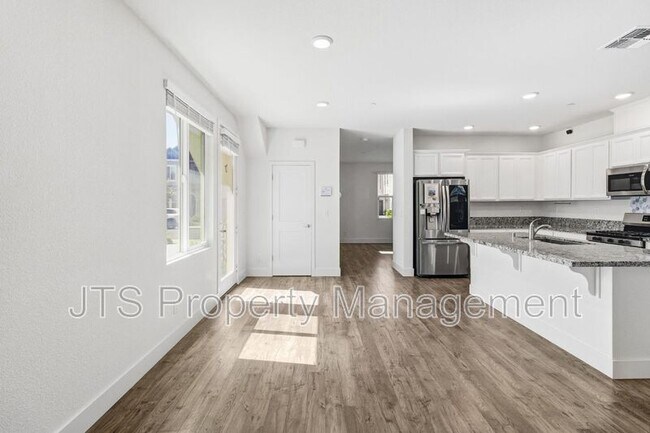Building Photo - 3949 Aristotle Cir
