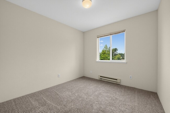 Building Photo - 601 Sunset Ave NE