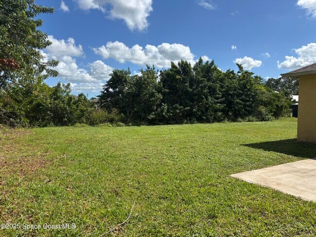 Building Photo - 117 Hillock Ave NW