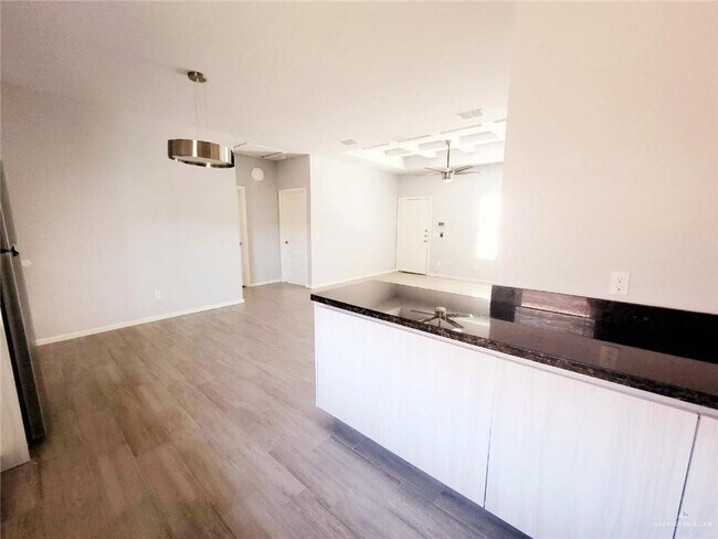 Building Photo - 16 Paola St