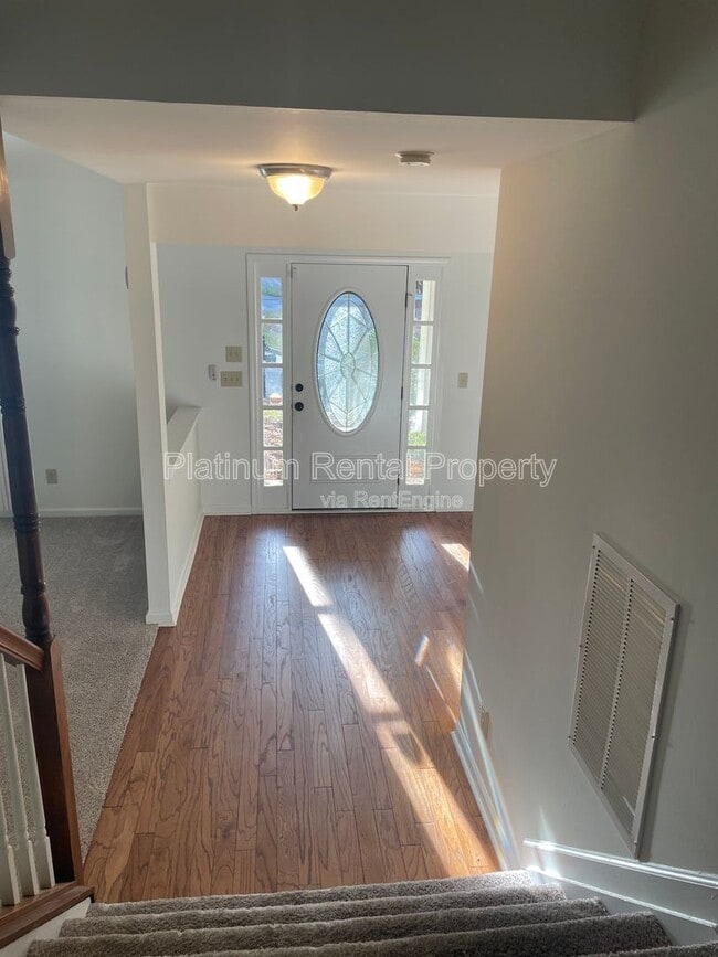 Building Photo - 940 Club Chase Ct