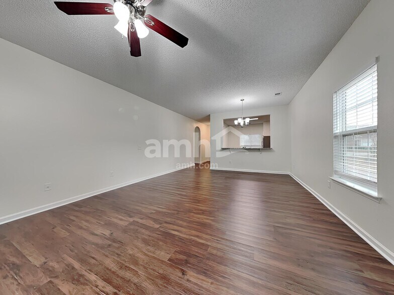 Building Photo - 116 Archwood Dr