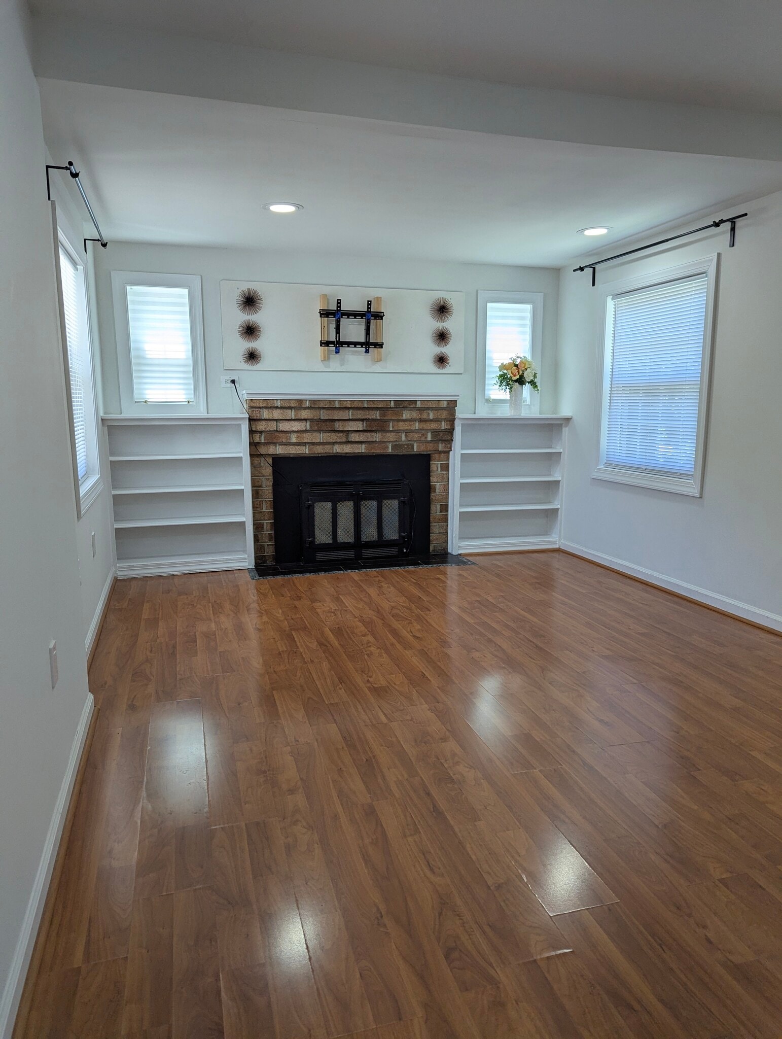Building Photo - 6625 Harrison Ln