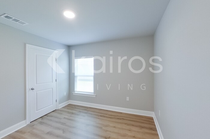 Building Photo - 22850 Monterey Ave