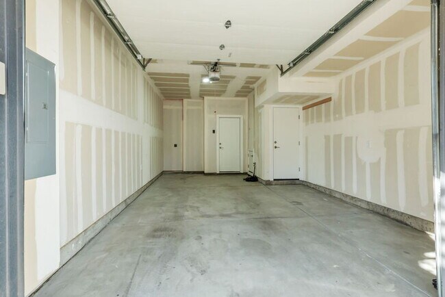 Building Photo - 1632 Quitman St