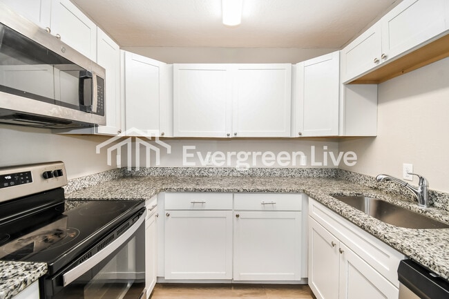 Building Photo - 3510 Gladys St