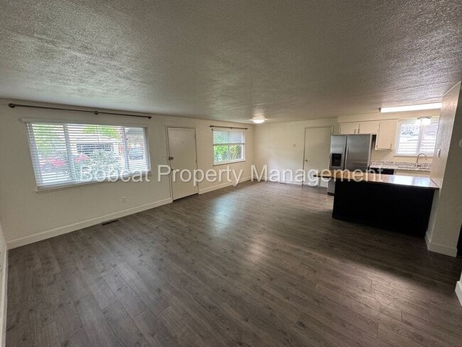 Building Photo - 2523 Baker Dr