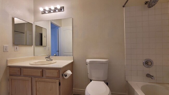 Building Photo - 5525 W Flamingo Rd
