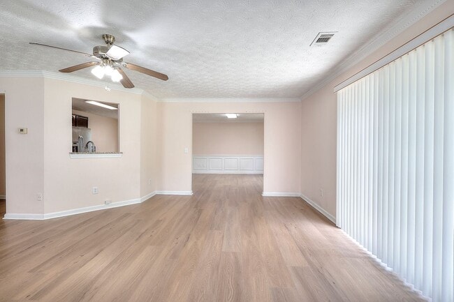 Building Photo - 665 Walnut Creek Dr NW