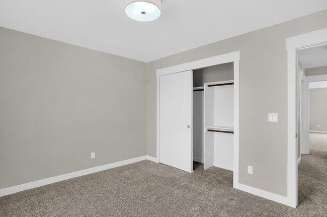 Building Photo - Spacious 3-Bedroom Home with Mountain Views and Open Layout in Central Colorado Springs