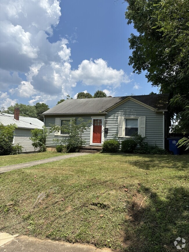 Building Photo - 505 Corona St SW