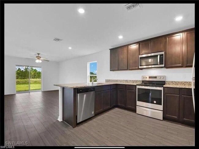 Building Photo - 184 Yager Cir