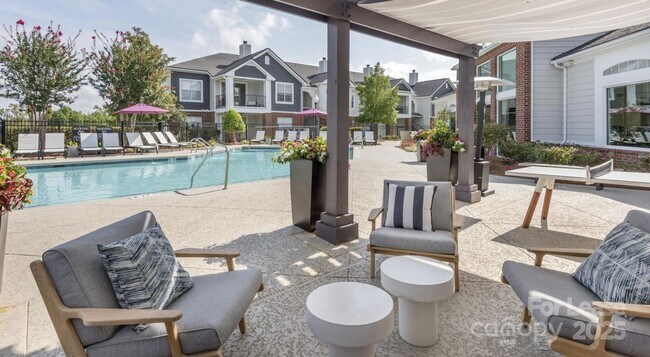 Building Photo - 14325 Plantation Park Blvd