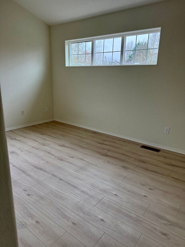 Building Photo - 15797 NW Wismer Dr