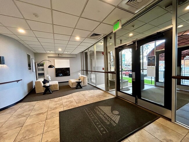 Building Photo - Beautiful 1-Bedroom Condo at Mountain Shadow Condominiums