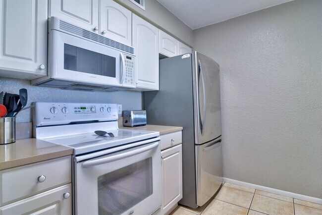 Building Photo - 900 Cove Cay Dr